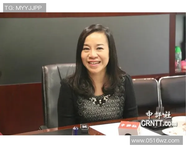 黄娜专访:从新手到职业选手的英雄联盟成长之路回顾与展望